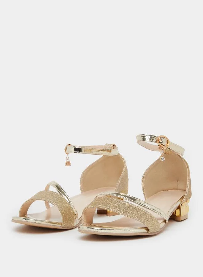 تايك تو صندل بكعب منخفض ولامع